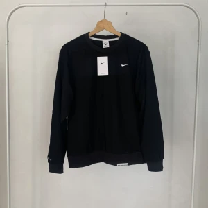 Nike Crewneck - En oanvänd Nike Dri-Fit tjocktröja!