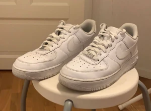 Air force  - Har köpt nya så har inte anledning att ha kvar dom!