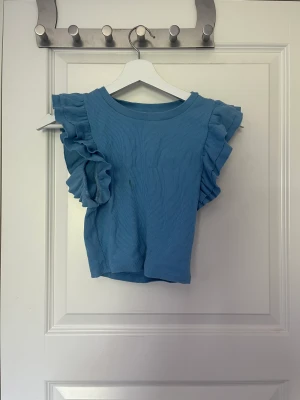 Topp - Sjukt söt topp från zara💘 strl S 💘 pris: 25kr