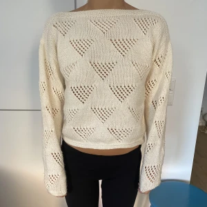 Tröja  - Somrig stickad tröja i ett coolt mönster! 