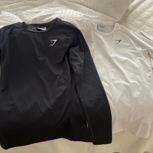 Träningströja - Säljer dessa nästintill aldrig använda träningströjor från gymshark! 200 kr styck eller 350 för båda. Köparen står för frakt 