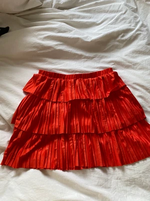 Kjol från Zara - Volangkjol från Zara