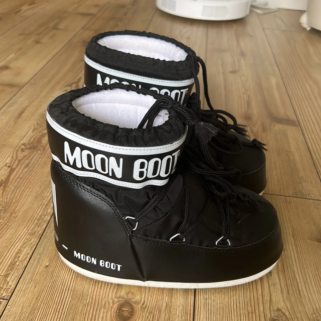 Moon boots