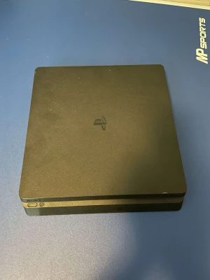 Ps4 - Jag säljer mitt ps 4 