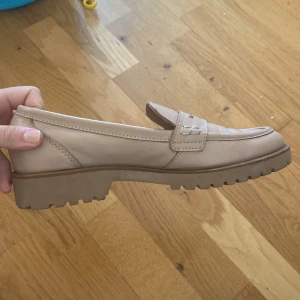Loafers - Knappt använda för för stora för mig🥺