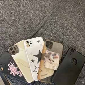 iPhone 11  skal alla är för 70  - Hej jag köpte de för två år sedan vissa av de är använt och visa är inte, pris kan diskuteras 