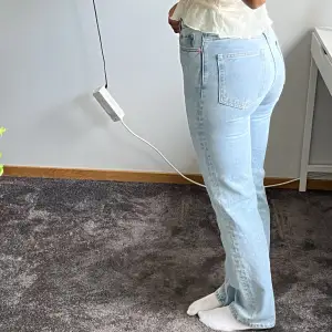 Super fina Weekday jeans. Använt fåtal gånger. Köparen står för frakten💕💕