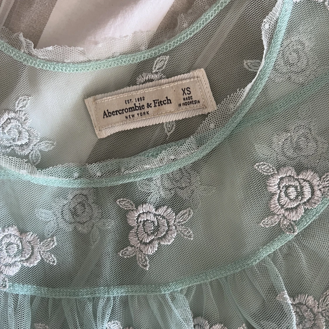 Fin tröja i Mesh med brodyr - 91