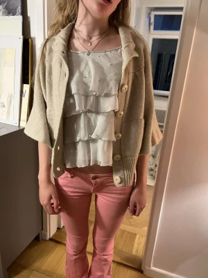 Jättesöt kofta - Söt trekvart kofta som passar perfekt nu inför hösten!🍁💞