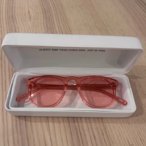 Chimi 001 guava pink med box osv - Jätte fina Chimis, fick dem i julklapp alldrig använda då jag inte är ett stort fan av rosa. Nypris 1200kr ❤️ (ALLDIG använda) i perfa kvalite 👌🏻❤️ priset går att buda ned 