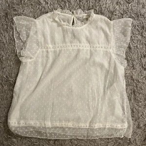Blus - En super fin blus jag älskar men tyvärr inte använder längre!❤️
