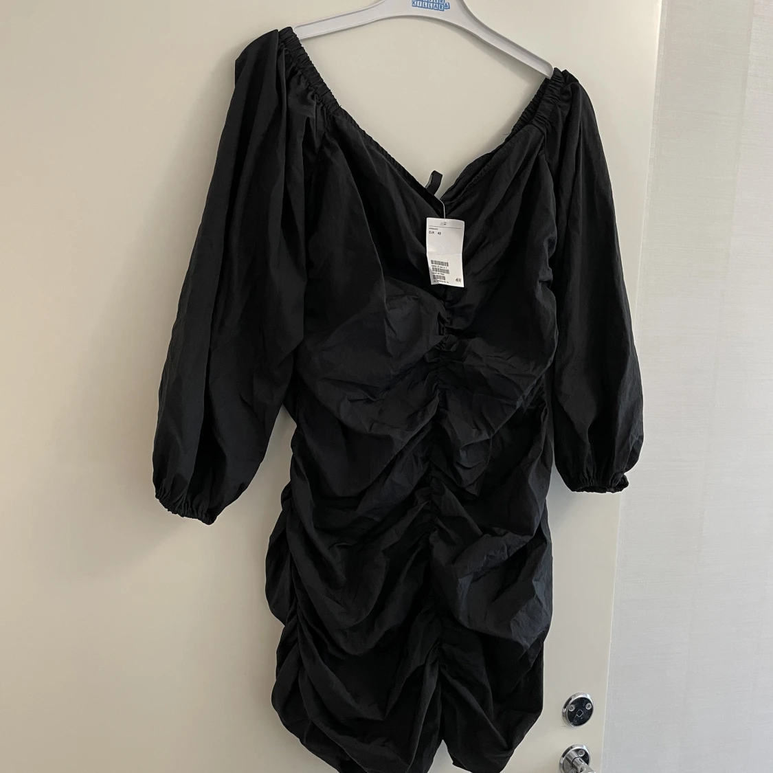 Oanvänd klänning storlek 42 - 90