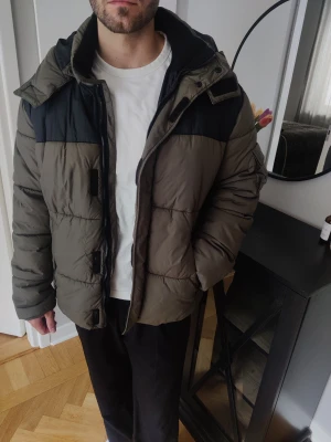 Vinter jacka - Tar bara plats i garderoben