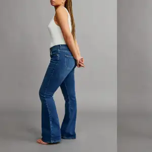 Low waist jeans från Gina tricot. Storlek 32. Fint skick