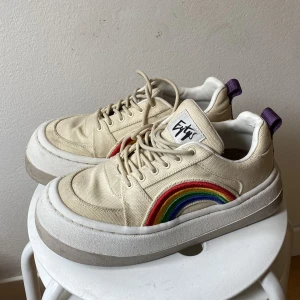 Eytys - sneakers - strl 39  - Fint skick - sparsamt använda