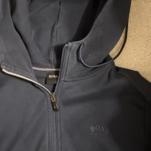 Hugo boss tröja - Hugo boss tröja i storlek L. Urtvättad men annars bra skick