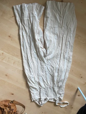 Byxdress - En byxdress från lindex har använts ett fler tal gånger men inte på senaste åren stl L