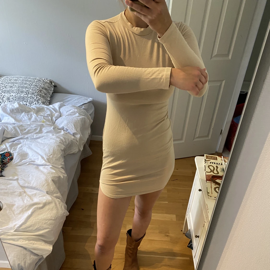 Beige klänning  - 90