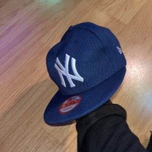 NY keps  - Mörkblå NY keps 