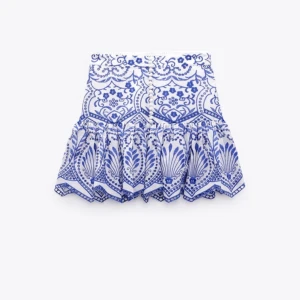 Zara kjol - Intressekoll på denna slutsålda zara kjolen! Använd fåtal gånger superfin💘💘skriv för fårgor eller vad ni kan tänka er betala för den💗