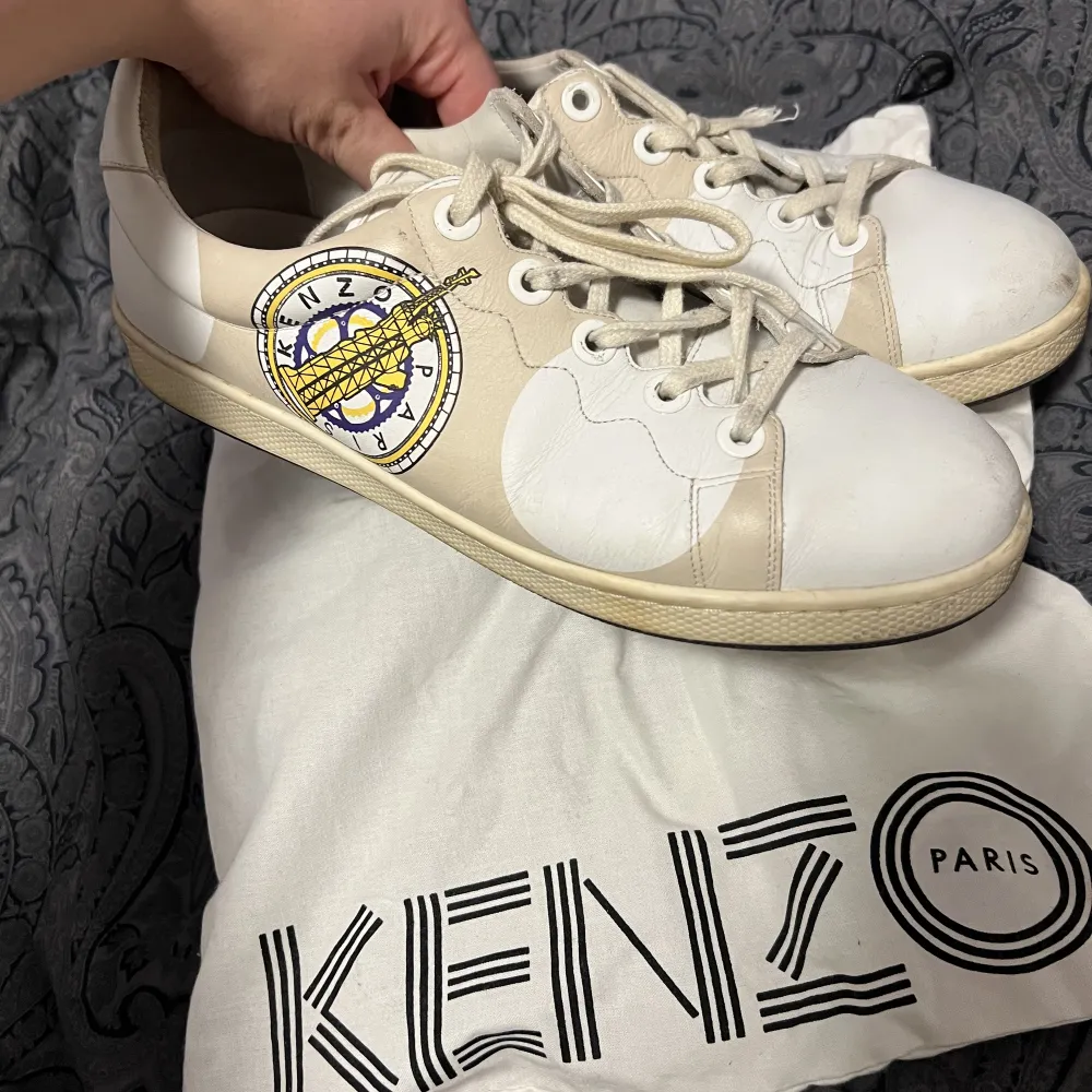 Limited Edition Kenzo sneakers. Inköpta i Paris. Medföljer dustbag! . Skor.