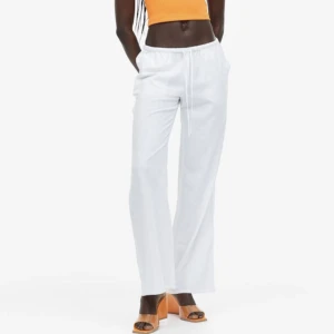 Linnebyxor - Linnebyxor från HM. Jag säljer mina linnebyxor eftersom jag inte får så mycket användning av dom längre. Dom är som nya. Skriv för fler bilder.