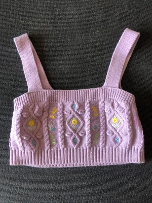 Topp - En super fin tröja från zara säljer pgr av att den är för stor💕pris kan diskuteras 