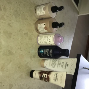 Hår produkter  - Allt för 800 kr  Olaplex forfarande ny  Maria Nilla 2 st använt 2 g  Redken halv kvar  Eva fabuloso använt en g  Re-boost halva kvar 