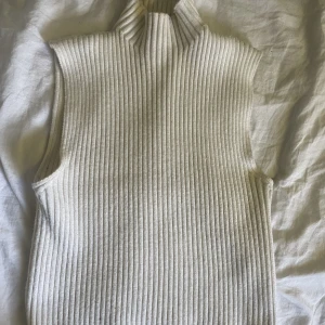 Stickad topp - Gullig stickad topp från zara!