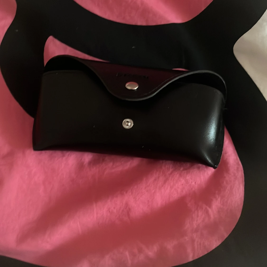 Svarta solglasögon  - 90