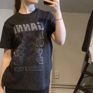 Ganni t shirt - Supercool ganni t shirt i storlek xs , klpt på johnells för ca 1 månad sen så sjper bra skick