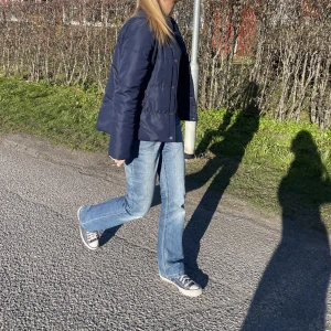 Jacka - En super fin vårjacka som trendar just nu. Köpt på gina för länge sen. 