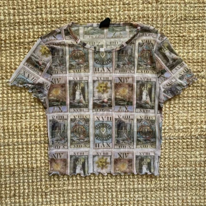 Mesh-topp - Croppad mesh-topp köpt på Urban Outfitters! Storlek S 🖤