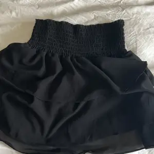 En jätte fin sommar kjol från Chelsea köpt från zalando så fin till sommaren den e inte söner någon stan och jätte bra kvalitet köp rekomenderar ❤️❤️💕💕   ❤️❤️