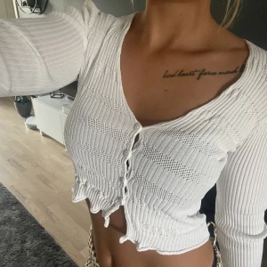 Jättesöt topp  - Säljer denna jättesöta topp som är perfekt nu till sommaren. 