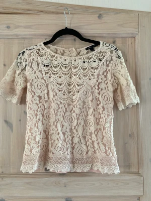 Kläder - Odd Molly kofta strl 2 (M) 300 kr Rosa blus strl M 50 kr Klänning strl S 150 kr