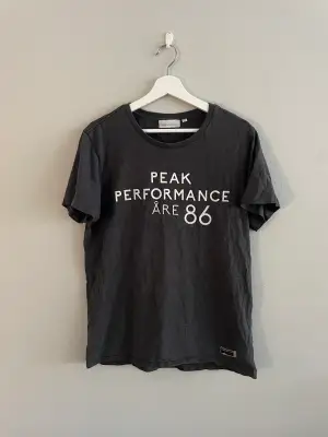 Tshirts från peak performance