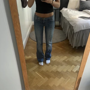 Lågmidja jeans  - Lågmidjade jeans från Lee