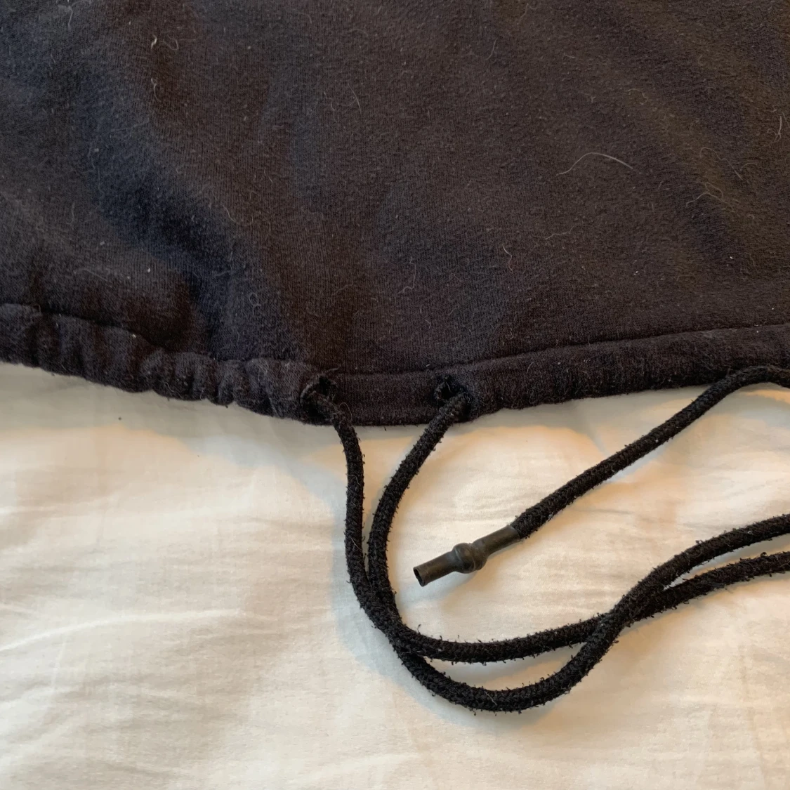 Svart tjocktröja  - 91