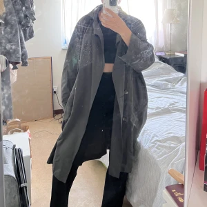 Zara trenchcoat  - Storlek XS Mörk grön