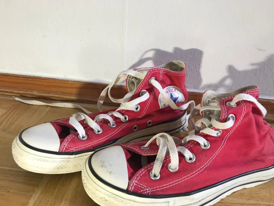 Röda converce storlek 39 - 90