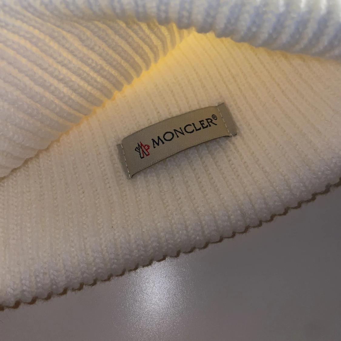 Moncler mössa - 90