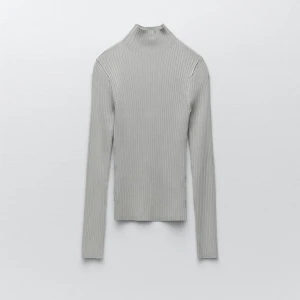 Ribbad polo zara - Använd 1 gång. Från zara