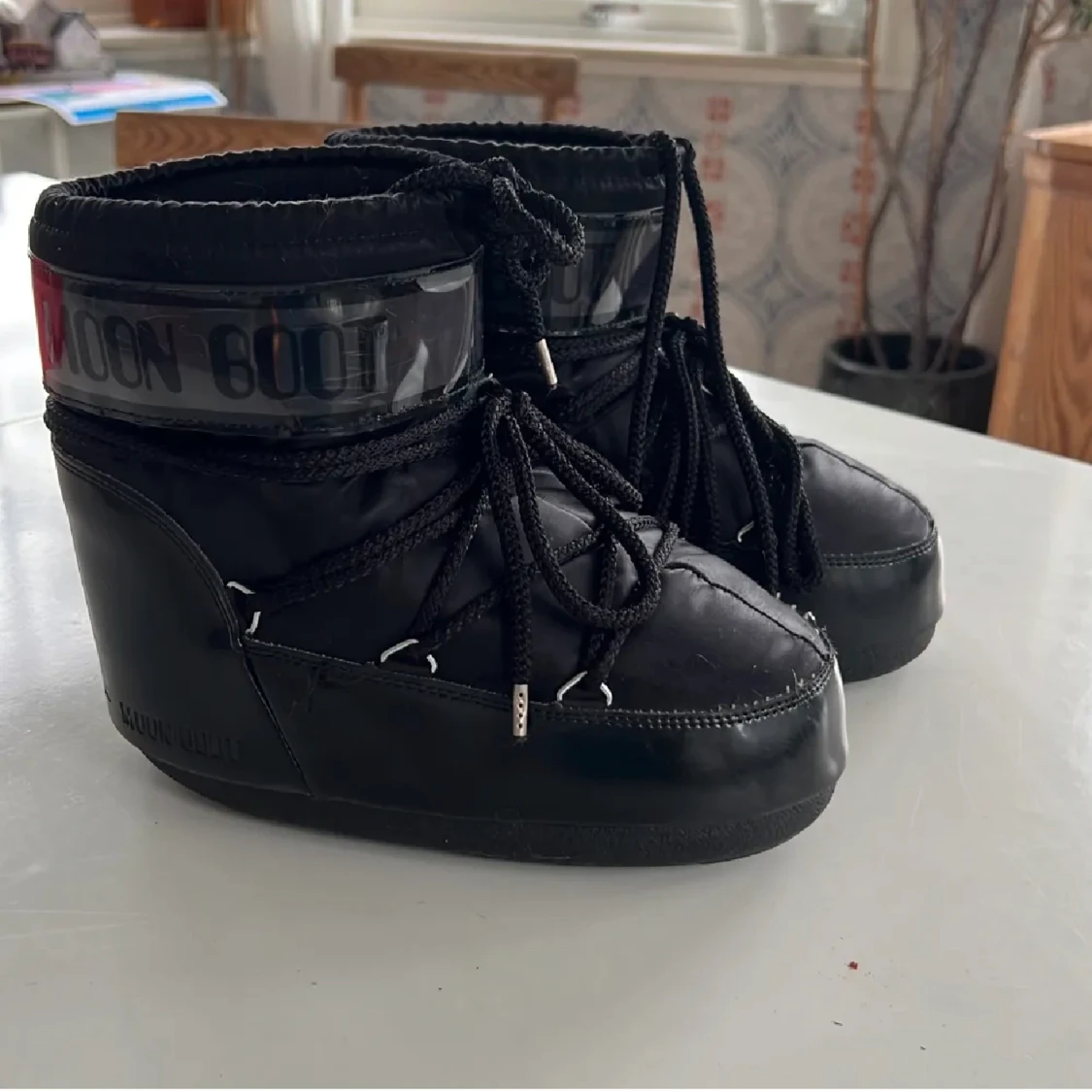 Moon boots
