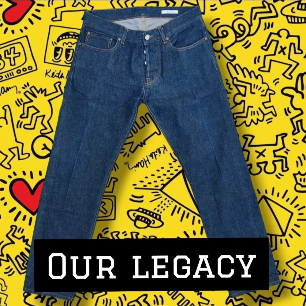 Säljer ett par fantastiskt fina Our Legacy jeans i storlek 32x32. Färgen heter Indigo. Mycket fint skick, inga skador eller så. Nypris runt 4000kr . Jeans & Byxor.