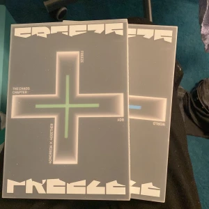 Txt album - Kpop album 150kr för båda med photocards i (även preorder limited edition)