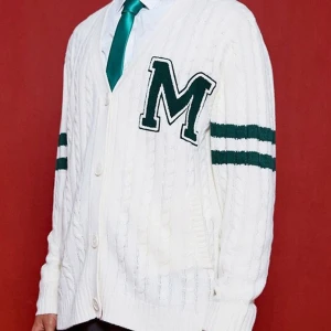 Cardigan från mennace  - Cardigan från mennace i storlek large köpt på Zalando. (De två första bilderna är ej mina)