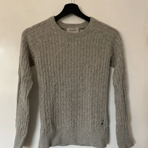 Ulltröja Peak Performance  - I gott skick!  100% lammull 