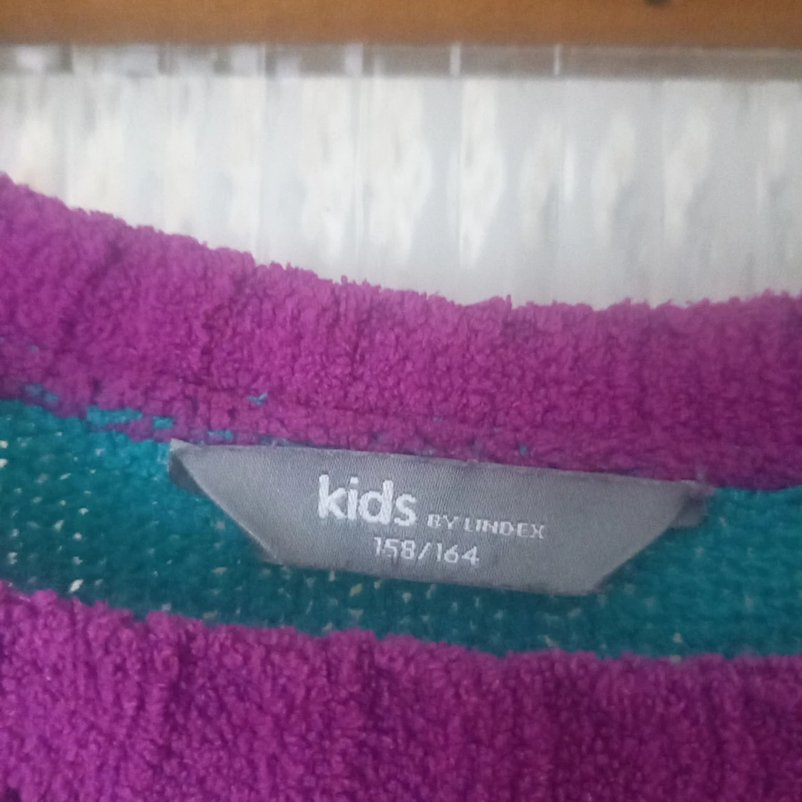 Stickad tröja, chenille, strl 158/164  - 90