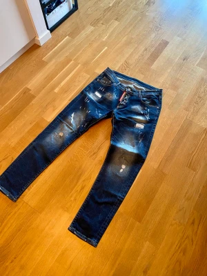 Märkeskläder Plein, Valentino, Dsq - Plein M/L Valentino XL  Dsq jeans 